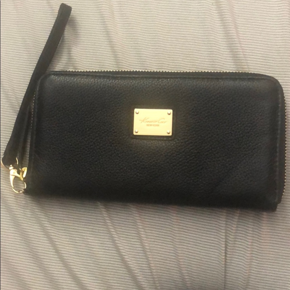 Kenneth Cole wristlet